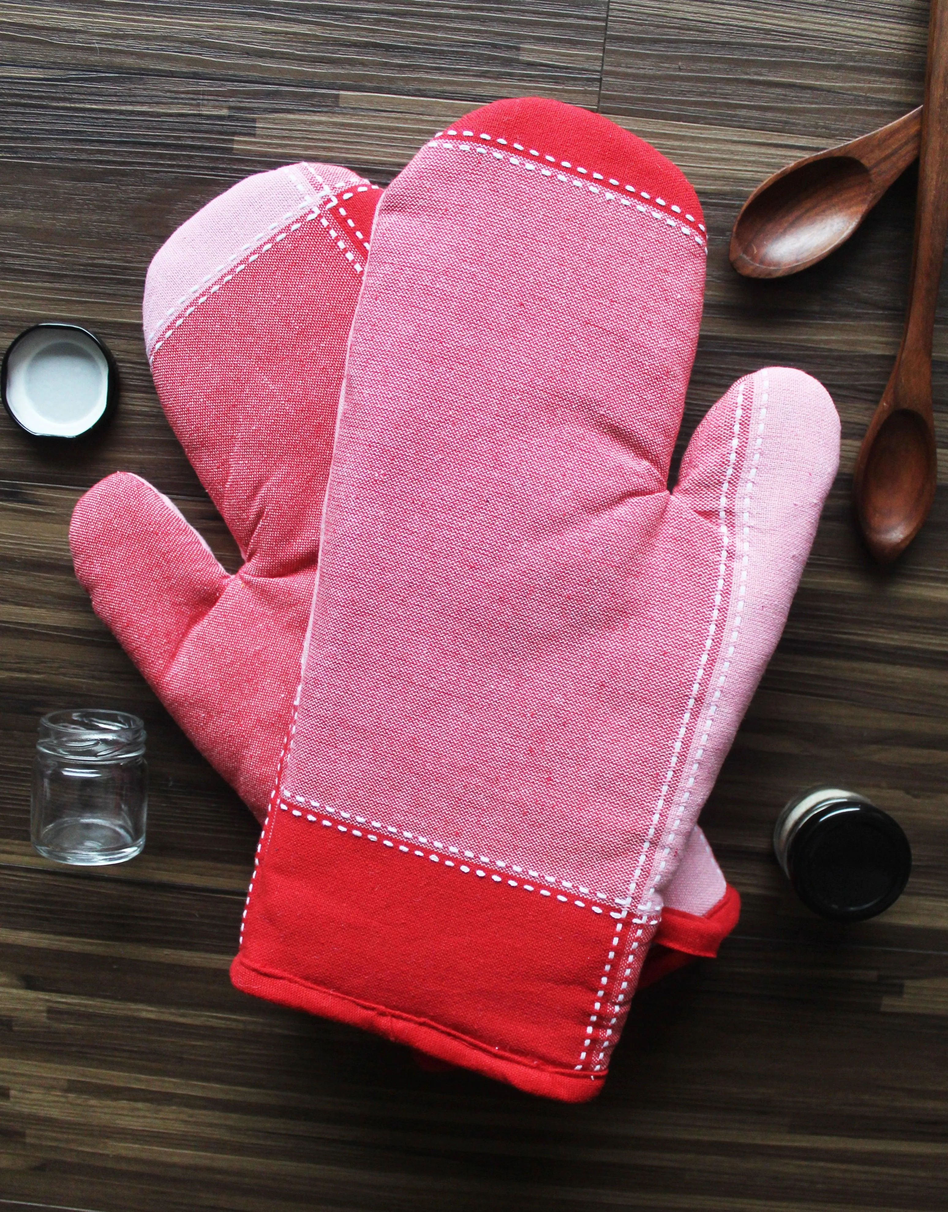 Cotton 4 Way Dobby Red Oven Gloves Pack Of 2