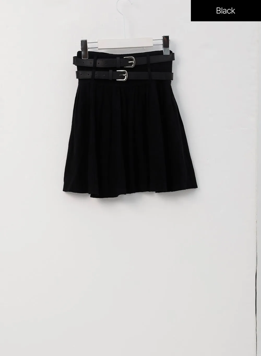 Pleated Mini Skirt with Belt IS322