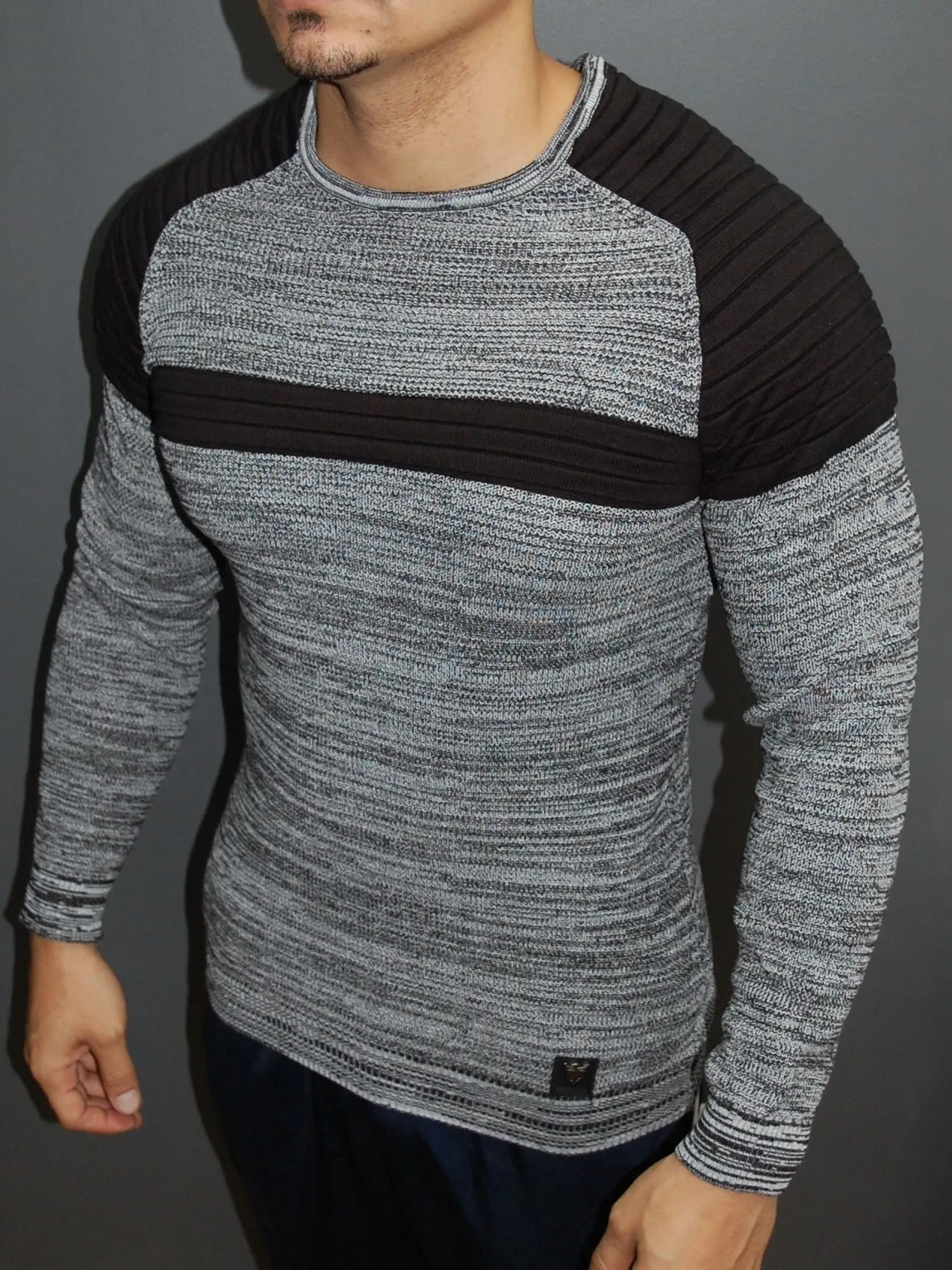 R&R Men Stylish 2 Tone Ribbed Cage Crew Neck Sweater -  Gray / Black