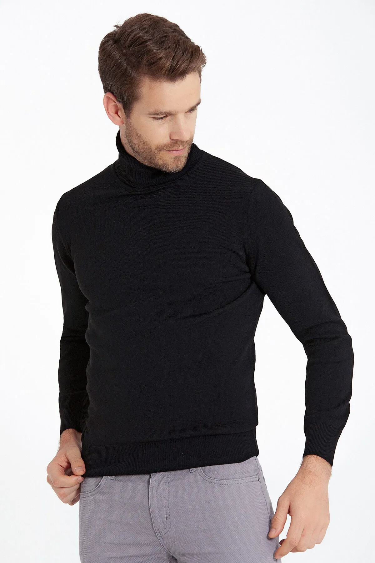 Regular Fit Basic Plain Black Turtleneck Sweater