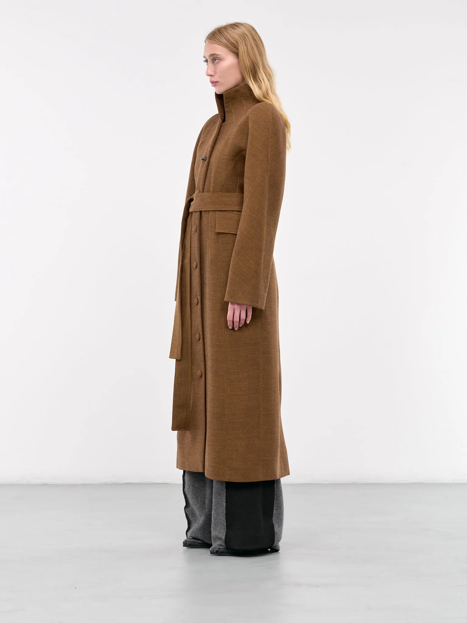 Round-Shouldered Coat (OUT2-EMPERADOR)