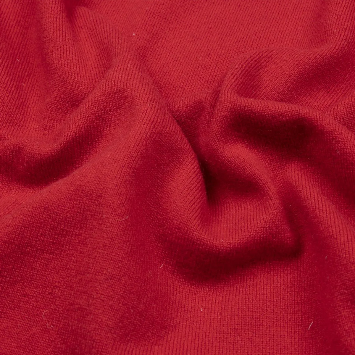 The Oban 3 button long sleeve Cashmere Polo Sweater - Chianti Red